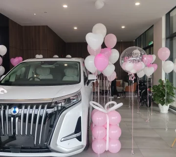 Balloons Car Showroom